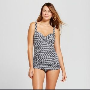 Merona Swimsuit Women's Size Medium Black White NWT Chic One Piece Tummy Control